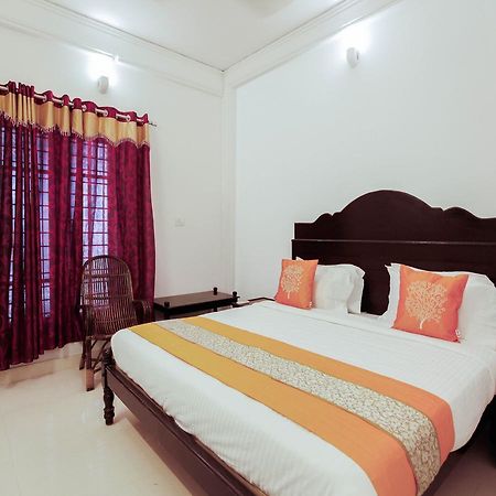 Oyo 4867 Royal Homes Alappuzha Exterior foto