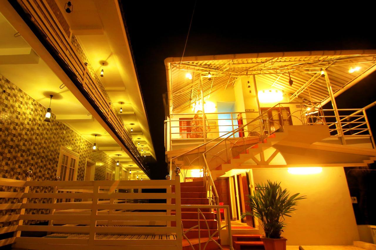 Oyo 4867 Royal Homes Alappuzha Exterior foto