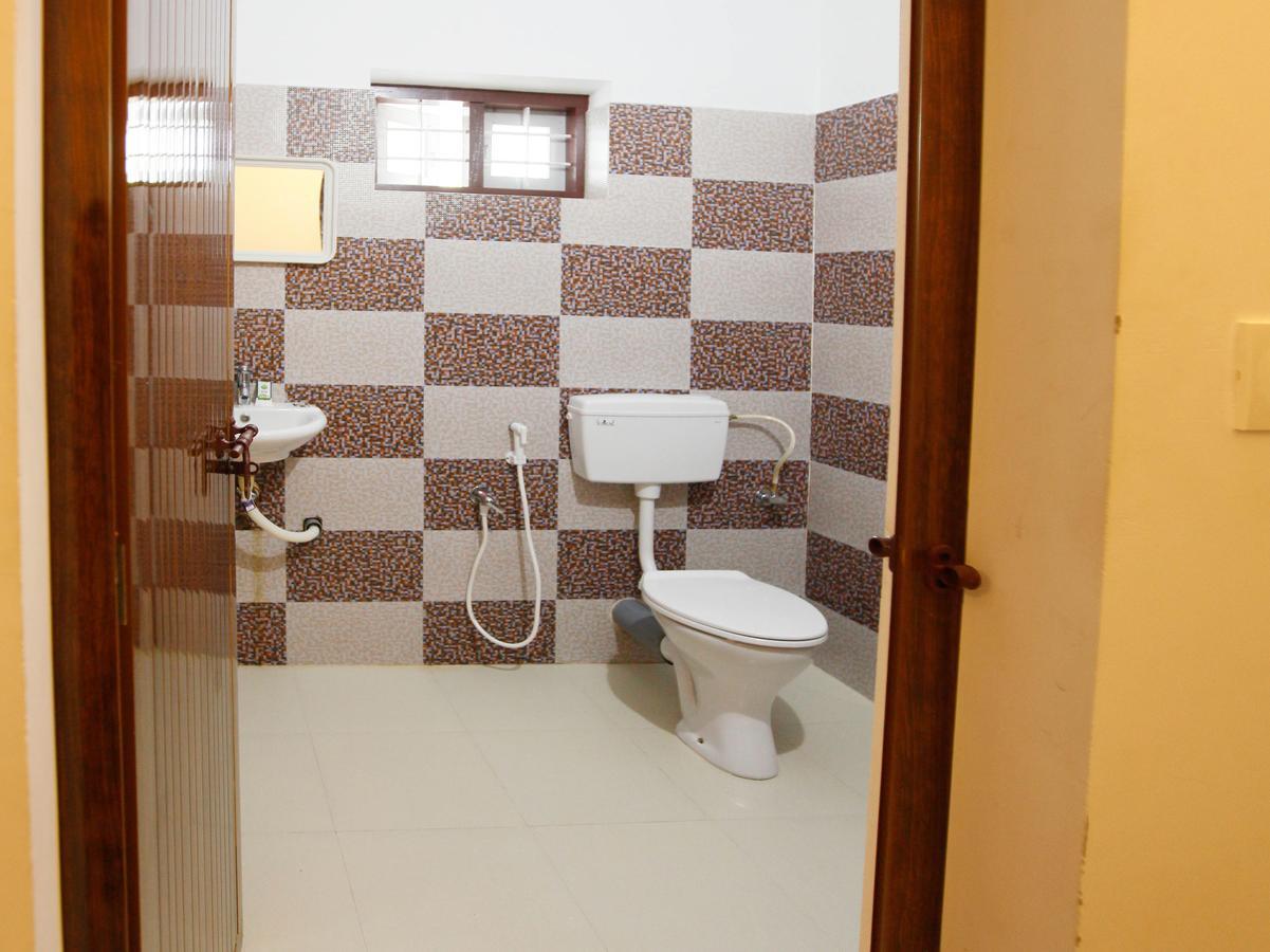 Oyo 4867 Royal Homes Alappuzha Exterior foto